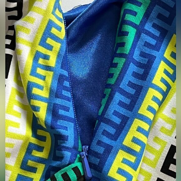 Laundry by Shelli Segal colorful v neck sleeveless dress. - Picture 4 of 5